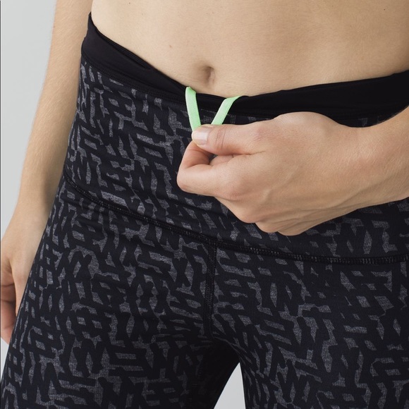 Lululemon Running In The City 7/8 Tight *Full-On Luxtreme. Size 6. NWOT. - Picture 8 of 10